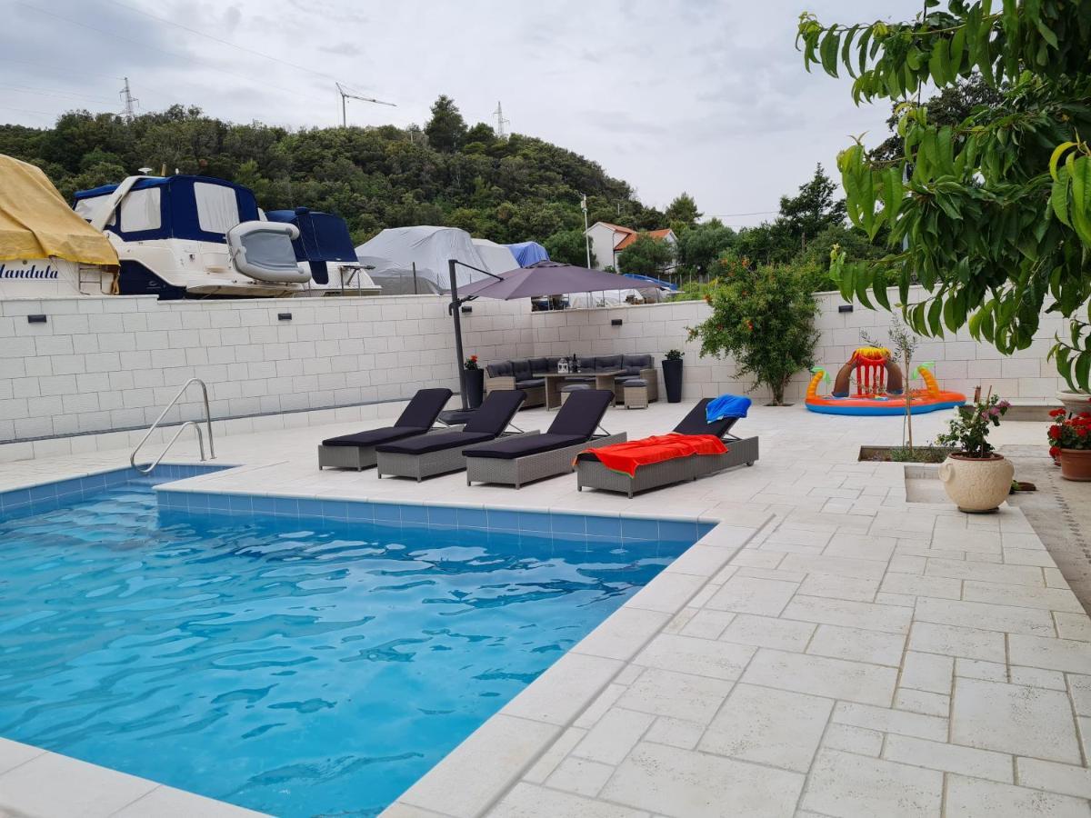 Apartments Nada Mundanije Ngoại thất bức ảnh