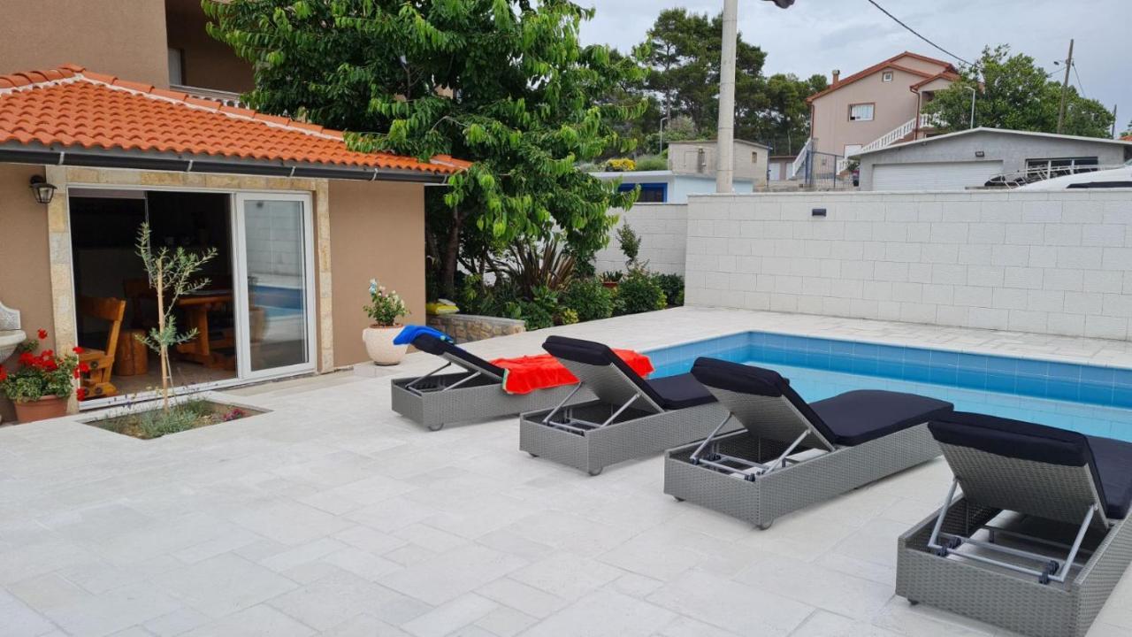 Apartments Nada Mundanije Ngoại thất bức ảnh